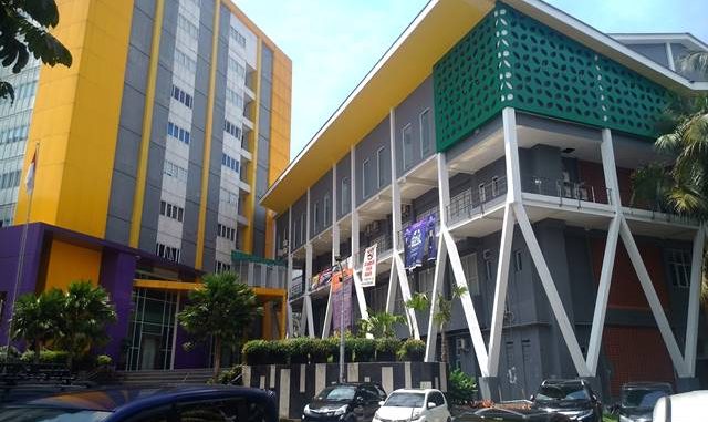 Kampus-Universitas-Pakuan-Ngejreng-Euy-Warnanya-4-640x381