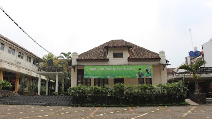 Akademi-Sekretari-Manajemen-Taruna-Bakti-678x381-1
